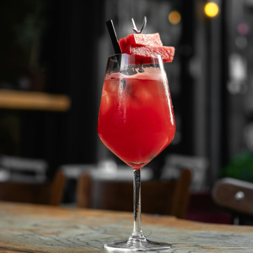 Photo du cocktail Pink Spritz avec de la liqueur de fraise de Maison Fisselier